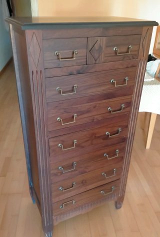 Cómoda y 2 mesitas de noche de madera