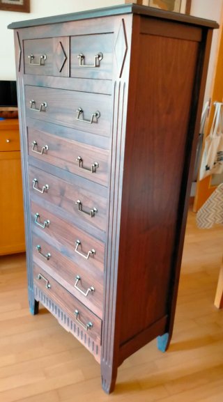 Cómoda y 2 mesitas de noche de madera