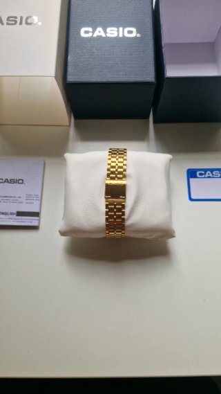 Casio MTP-B145 Reloj Dorado