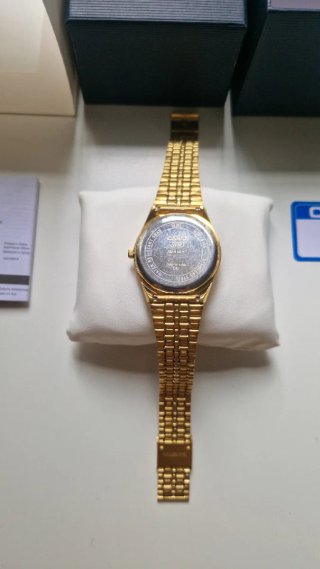 Casio MTP-B145 Reloj Dorado