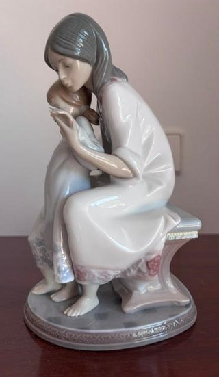 Figura Lladro porcelana maternidad de madre y hija