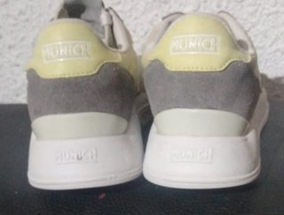 Zapatillas Munich grises y amarillas