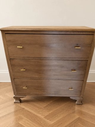 Cómoda antigua madera lavada