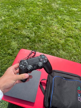 PS4 Slim Negra + Mando, Cables y Funda