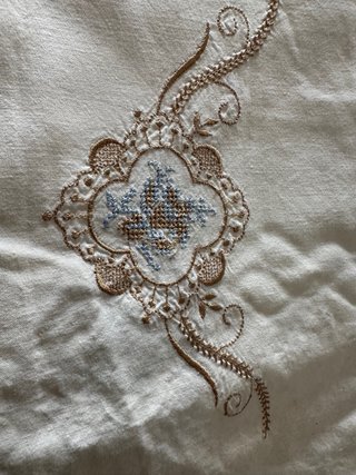 Precioso juego de cama bordado