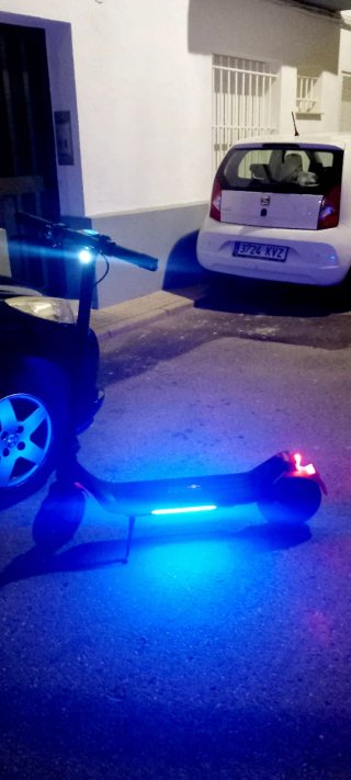 Patinete Eléctrico con Luces LED
