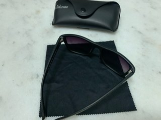 Gafas de sol marca roberto