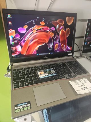 Portátil Fujitsu E756 8GB RAM 240GB SSD