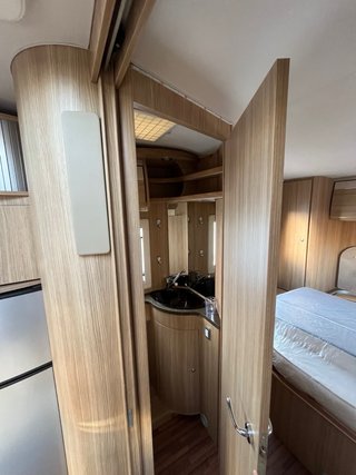 ELNAGH T-LOFT 580