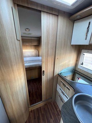 ELNAGH T-LOFT 580