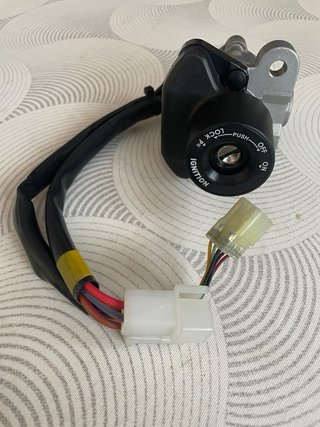 Conjunto Llave Yamaha + Tapa Gasolina