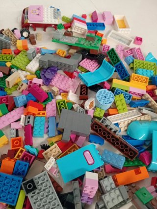 Lego 2,1 kg Pezzi Sciolti e Personaggi