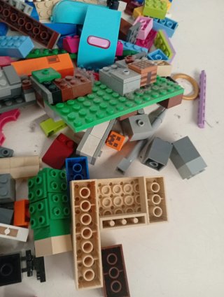 Lego 2,1 kg Pezzi Sciolti e Personaggi