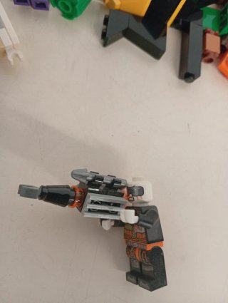 Lego 2,1 kg Pezzi Sciolti e Personaggi