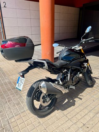 BMW G310R Negra Moto Naked