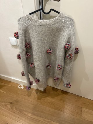 Jersey lana gris con borlas multicolor