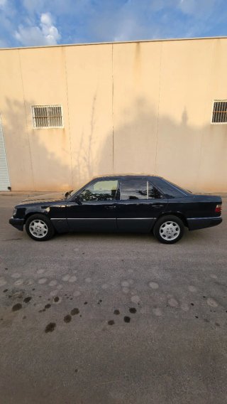 Mercedes-Benz Clase E 1991