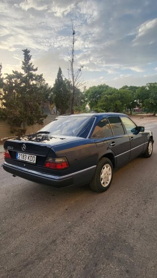 Mercedes-Benz Clase E 1991