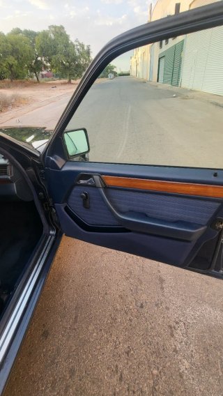 Mercedes-Benz Clase E 1991