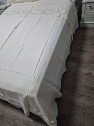 Juego Sábanas de Lagartera bordadas a mano