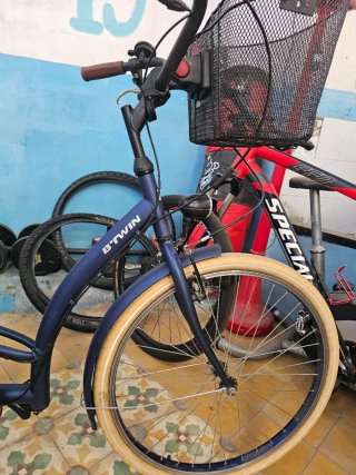 Bicicleta de paseo B'TWIN azul