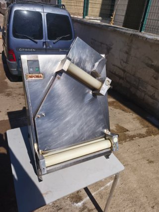 Laminadora extendedora pizzería