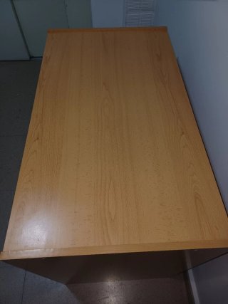 Mesa escritorio madera clara