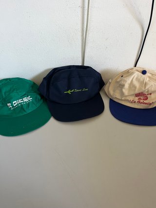 Lotto di cappelli e berretti di varie marche