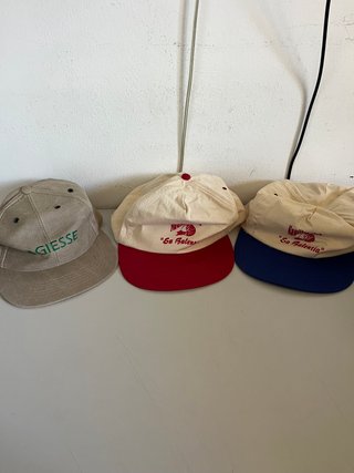 Lotto di cappelli e berretti di varie marche