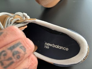 Zapatillas New Balance 720 beige/crema