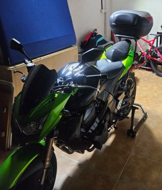 Kawasaki Z750 R Negra/Verde
