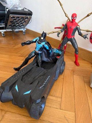 Colección Marvel Figuras Grandes + Batimóvil