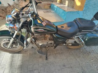 Suzuki Marauder 250cc - Moto Cruiser Negra