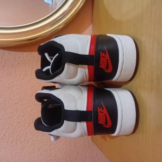 Zapatillas altas Nike blancas y rojas