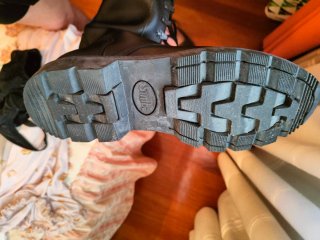 Botas de piel  número 42 solo dos  veces se usó