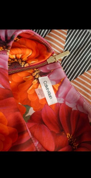Vestido flores Calvin Klein a estrenar