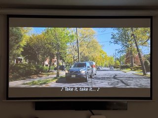 Proyector Wimius 1080p + Pantalla motorizada 84”