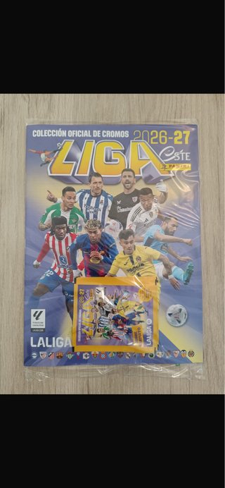 Álbum cromos Liga 2026-27 con 2 sobres