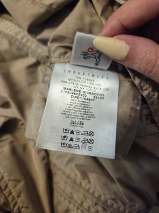 Chaqueta Moncler Sahariana Dorada