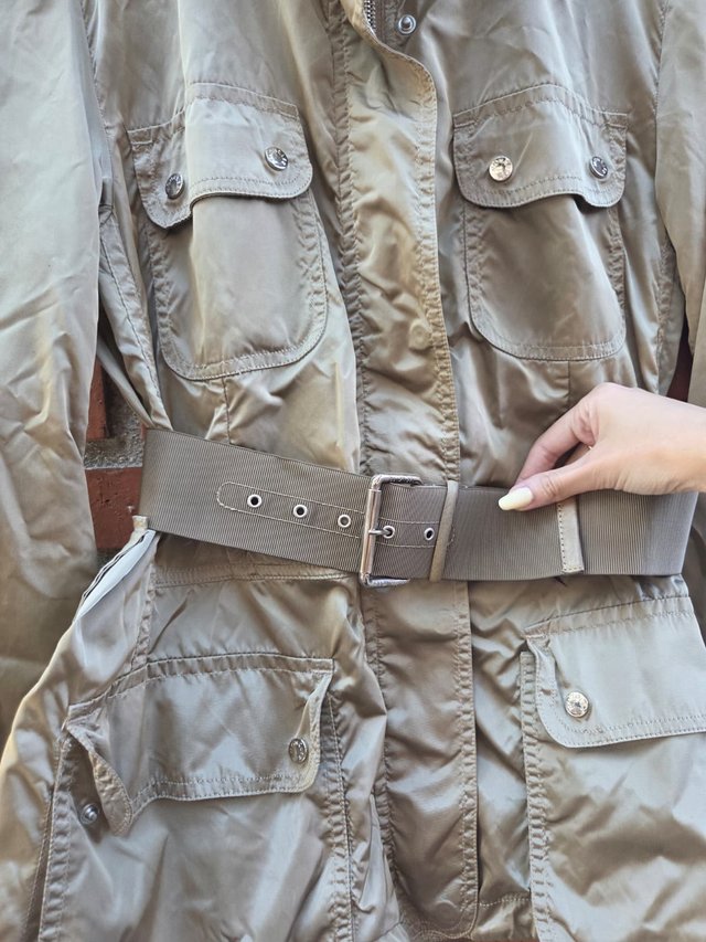 Chaqueta Moncler Sahariana Dorada