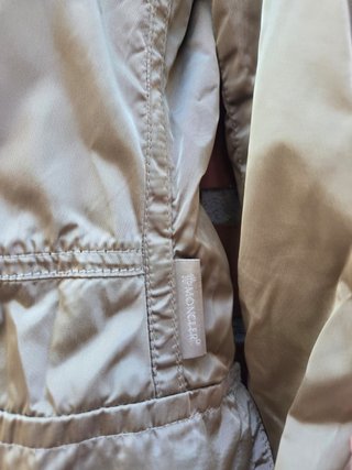 Chaqueta Moncler Sahariana Dorada