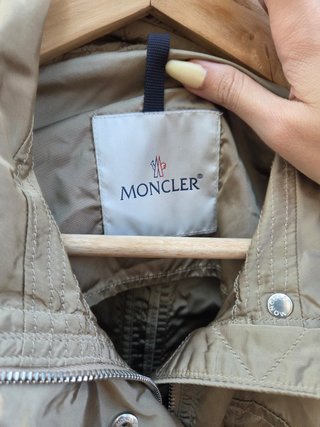Chaqueta Moncler Sahariana Dorada