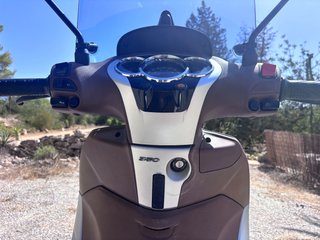 Piaggio Beverly 350 (2021)