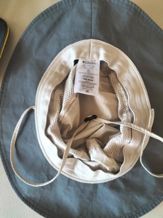 Gorro de verano Columbia beige de caballero 1 uso.