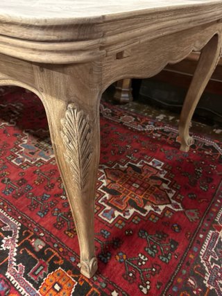 Mesa de comedor antigua