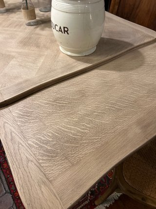 Mesa de comedor antigua