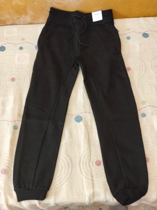Pantalón chándal Pull&Bear negro slim fit