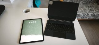 iPad Pro 11 + Magic Keyboard