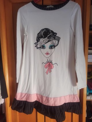 Camisón con estampado de chica