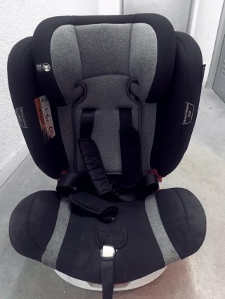 Silla de coche con doble sujeción